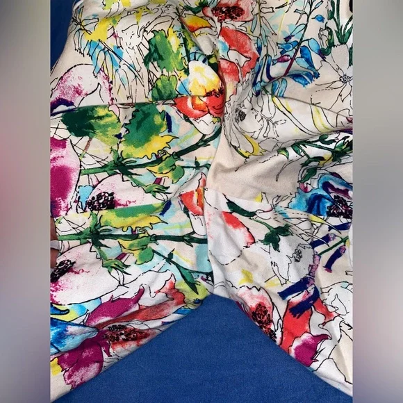 Express - Multi-color Floral Shorts - Picture 3 of 7